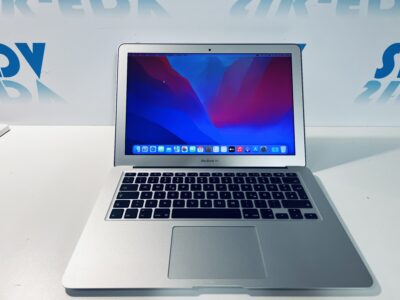 Apple Macbook Air  13 2017 i5. 8GB 250 GB SSD Gebrauchtgerät