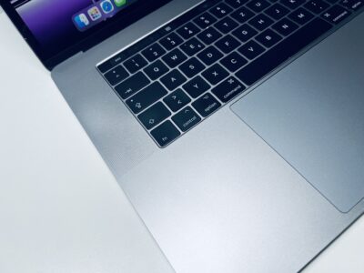 Apple MacBook Pro 15" 2017 Gebrauchtgerät – Bild 2